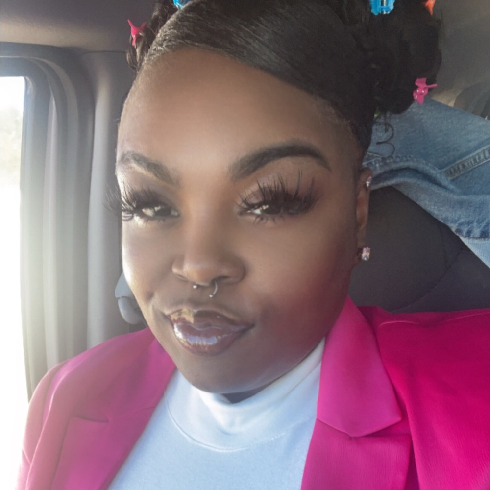 Meet your Posher, Amber